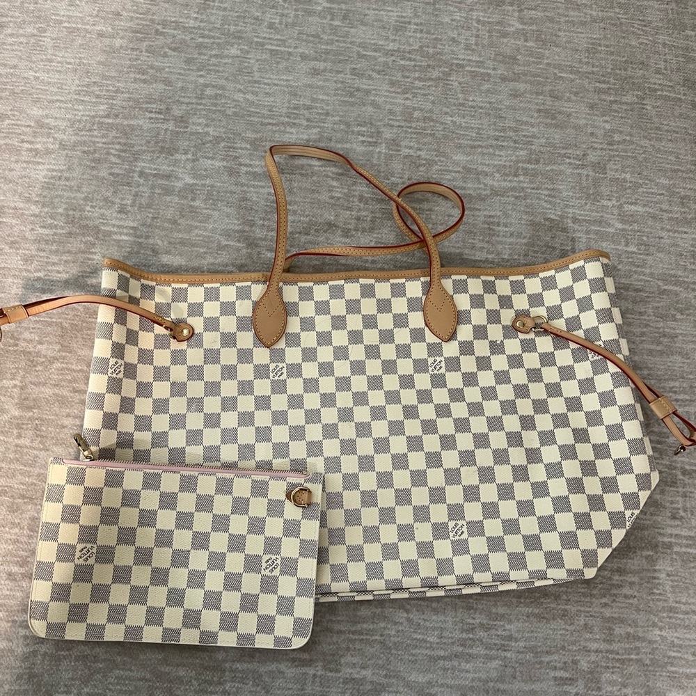 Checkered Tote Bag with Pouch